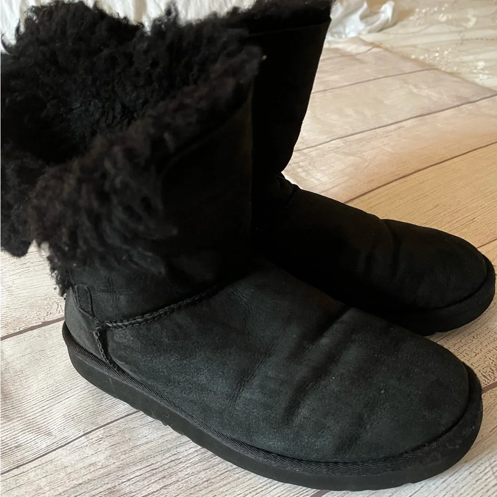 Ugg button accent black suede boots sz 7